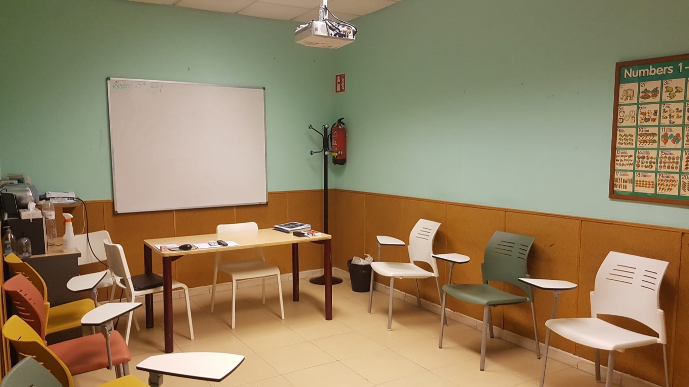 Edifici principal de DEC idiomes